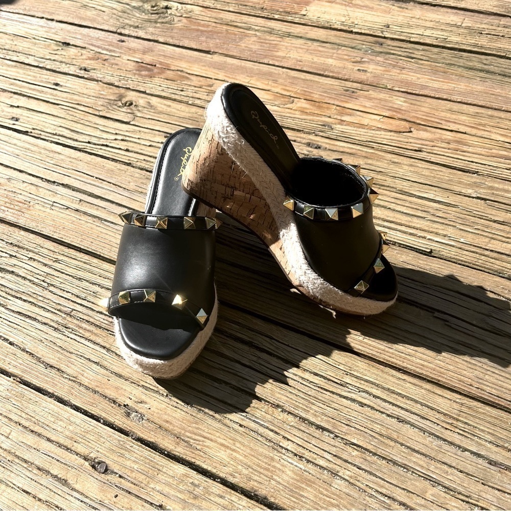 Qupid Spike Wedges Size 7